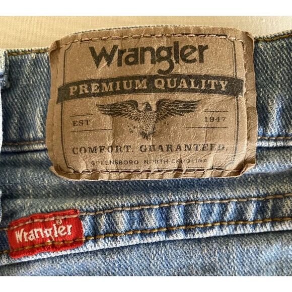 Wrangler Relaxed Bootcut Men's 34x30 Mid Rise Blue Jean whiskered - Picture 13 of 13